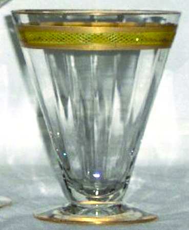 UNK2130 Clear Footed Tumbler