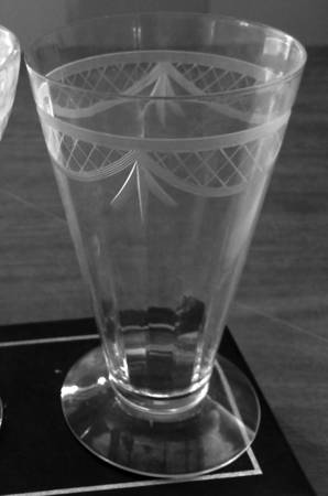 UNK4207 Yellow Footed Tumbler