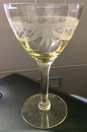 UNK4207 Yellow Cordial Glass