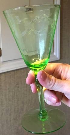UNK4263 Green Water Goblet
