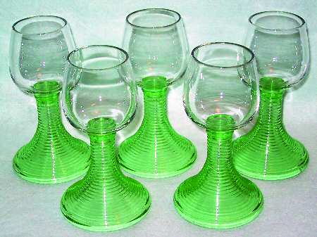UNK4356 Green Wine Glass