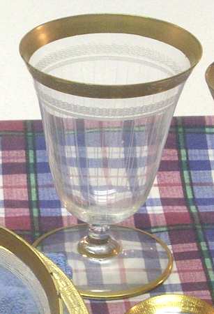 UNK4572 Footed Tumbler