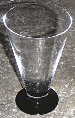 UNK4850 Footed Tumbler