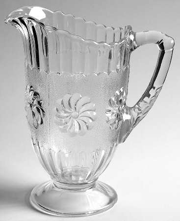 Roman Rosette Clear 32 Oz Pitcher