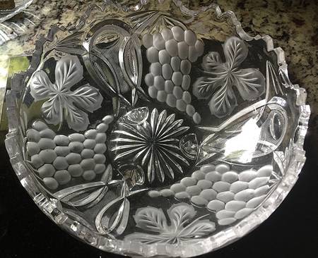 UNK4916 8" 3-Toed Footed Bowl