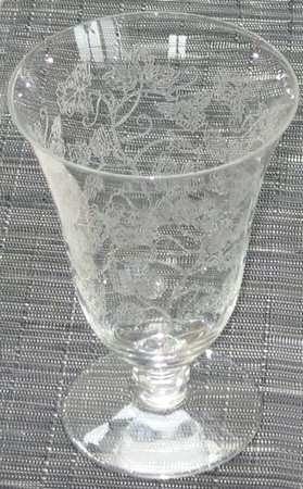 UNK5218 Footed Tumbler