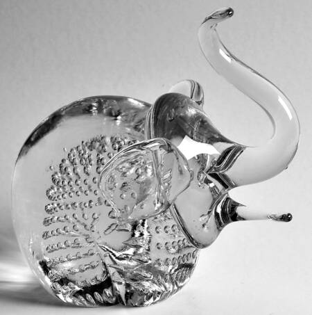Animals & Figurines (Clear) Elephant