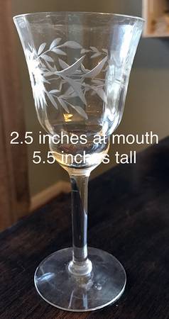 UNK5638 Wine Glass