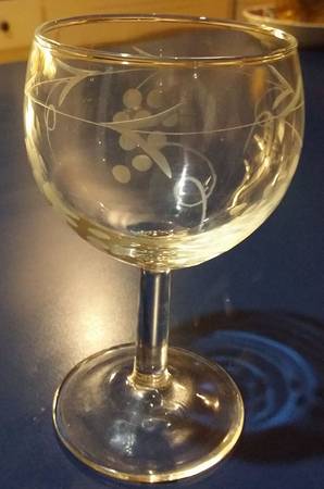 UNK6146 Wine Glass