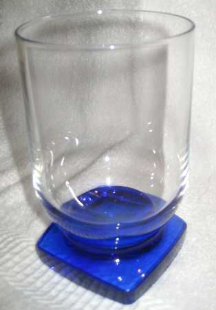 UNK6766 Footed Tumbler