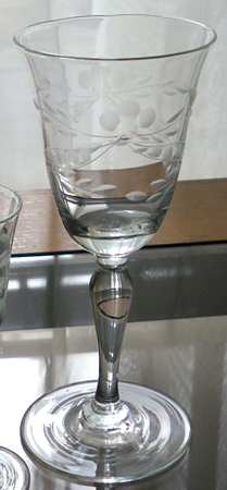 UNK6846 Wine Glass