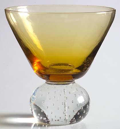 UNK7083 Amber Liquor Cocktail
