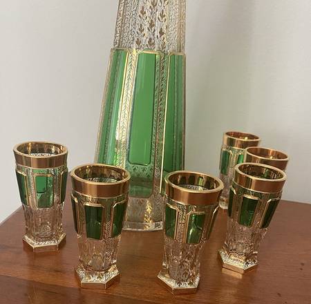 UNK7570 Emerald Green Whiskey