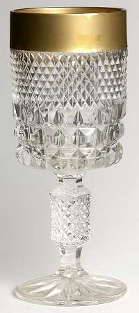 UNK818 (Gold) Wine Glass