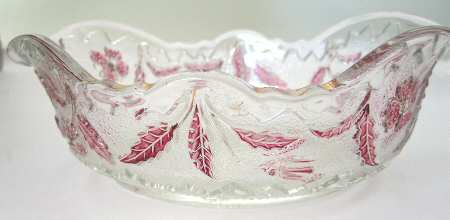 Delaware Ruby Leaves (Gold Trim) Banana Bowl