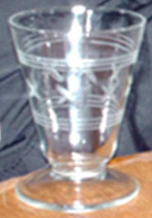 UNK8421 Footed Tumbler