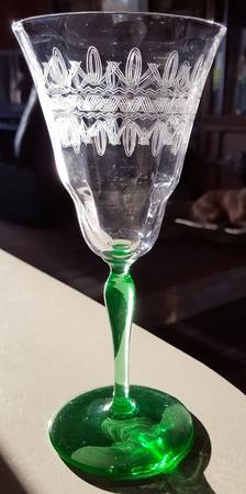 UNK9100 Green Water Goblet