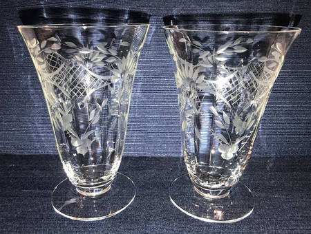 UNK9119 Footed Tumbler