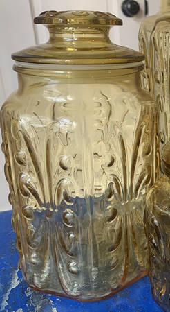 Show Off Amber Medium Canister & Lid