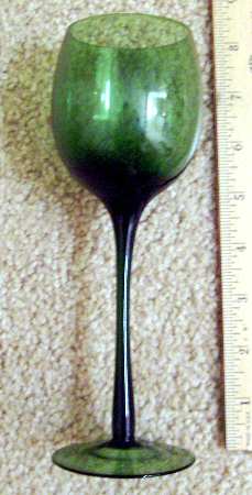 UNK9434 Green Wine Glass