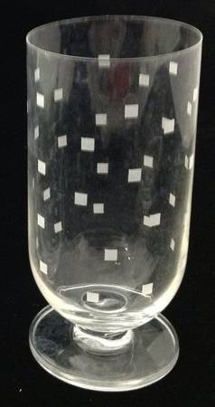 UNK9612 Footed Tumbler