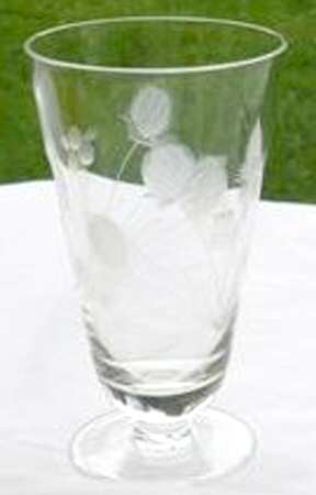 UNK9916 Footed Tumbler