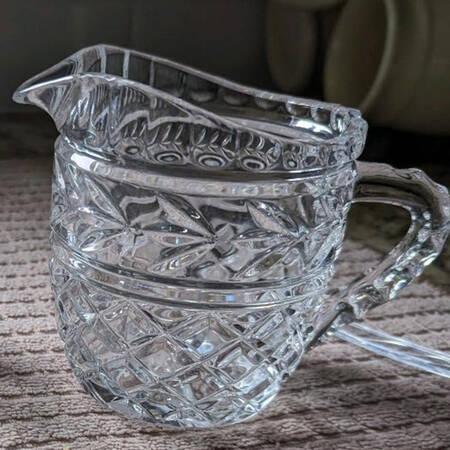 UNK10209 Frosted Creamer