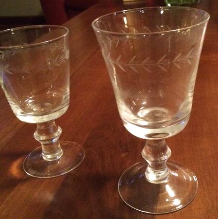 UNK10240 Wine Glass