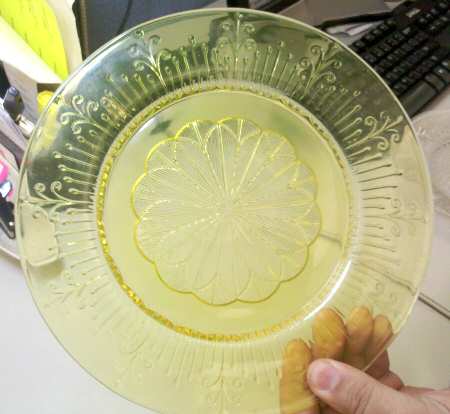 UNK7706 Yellow Dinner Plate