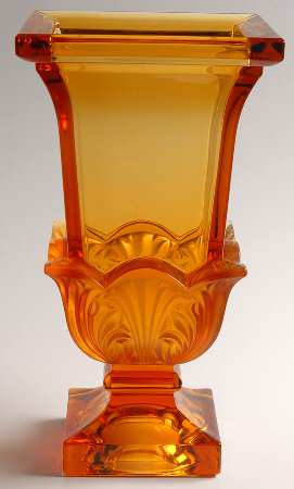 Akanthus Amber 11" Footed Vase
