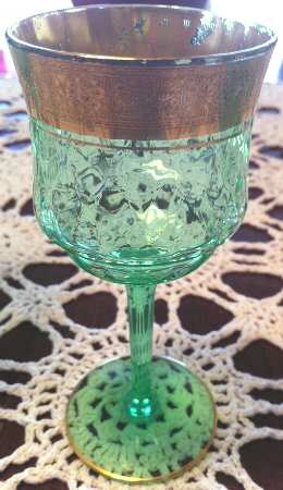 UNK11400 Green Wine Glass