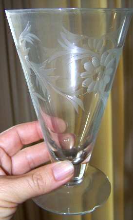 UNK12006 Footed Tumbler