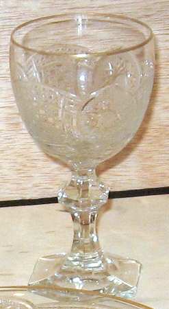 UNK3411 Gold Wine Glass