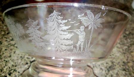 UNK13118 9" Footed Bowl