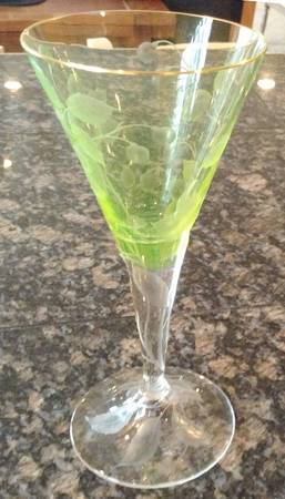 UNK14132 Chartreuse Wine