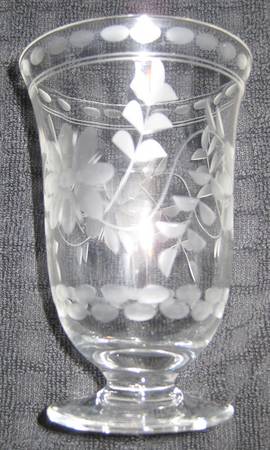 UNK14593 Footed Tumbler