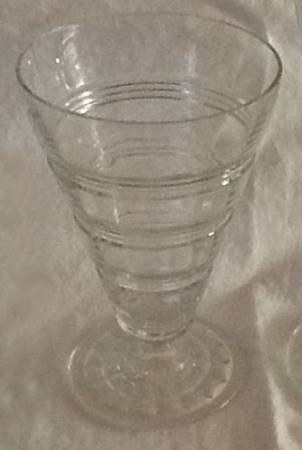 UNK15144 Footed Tumbler