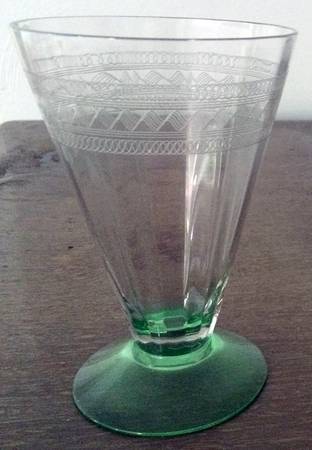 UNK15755 Footed Tumbler