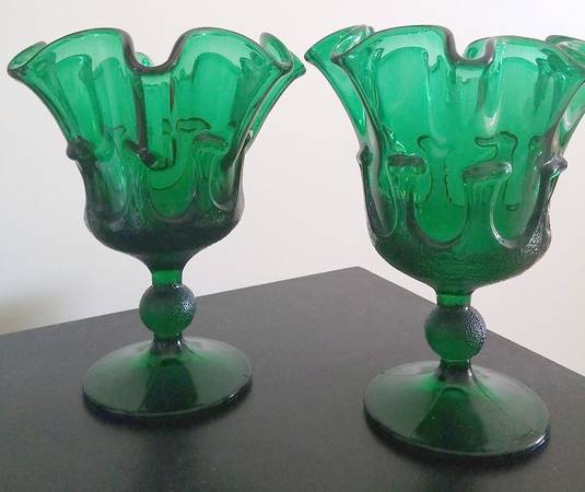 UNK18078 Emerald Green 6" Crimped Vase