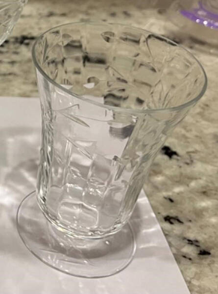 UNK15951 Footed Tumbler
