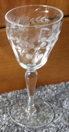UNK14332 Clear Wine Glass