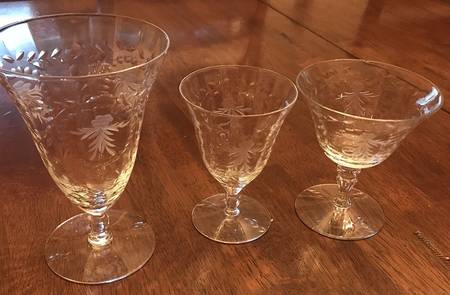 UNK19236 Footed Tumbler