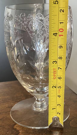 UNK19952 Footed Tumbler