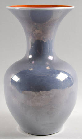 Art Glass 9" Flower Vase