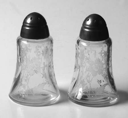 Prelude (Long Stem, Rippled Bowl) Shaker Set with Metal Lids