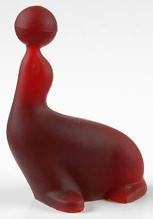 Animals & Figurines #435 Baby Seal with Ball