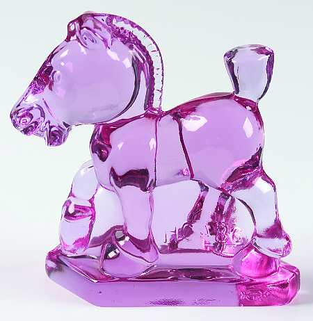 Heisey Animals & Figurines Oscar (Plug Horse) Clematis