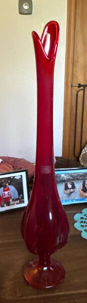 Epic Six Petal Ruby 22"-24" Swung Bud Vase