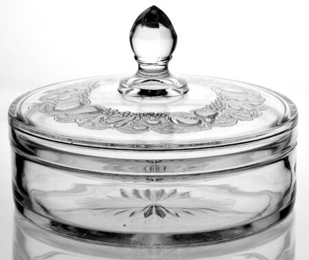 Della Robbia Clear Chocolate Box with Lid