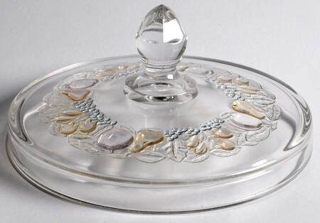 Della Robbia Flashed Lid for Chocolate Box